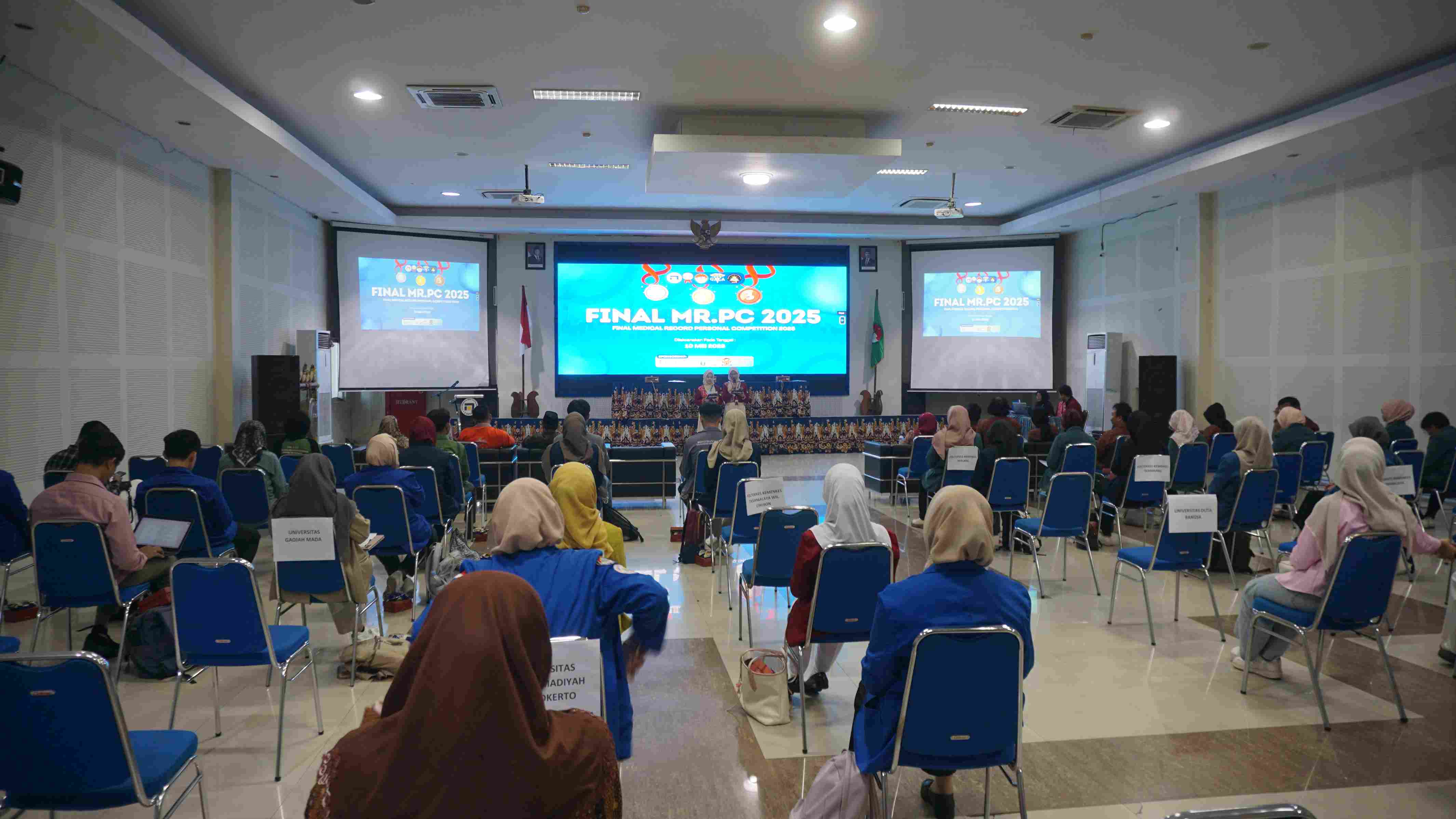 Peserta berkumpul kembali ke Ruang Utama 